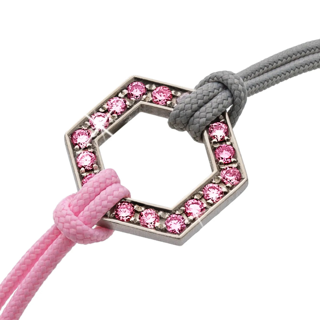 b.yours IN SPARKLE BALANCE – Nahaufnahme Hexagon Diamant, Armband Schwarz
